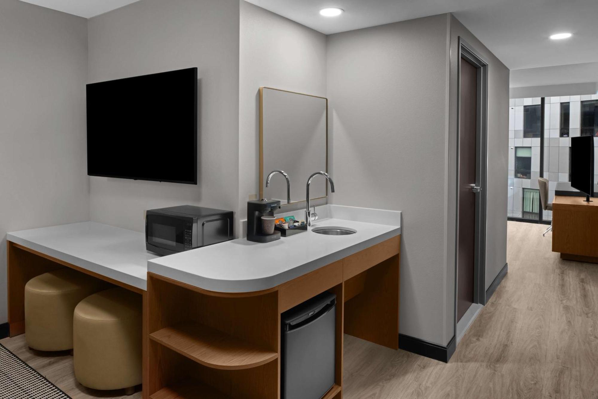 Embassy Suites By Hilton Madison Downtown ภายนอก รูปภาพ